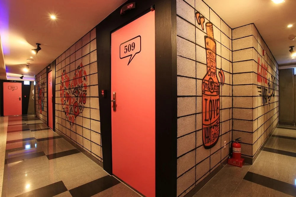 Max Hotel