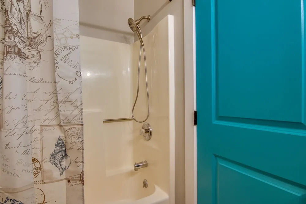Walk to Beach & Boardwalk: Ocean City Condo