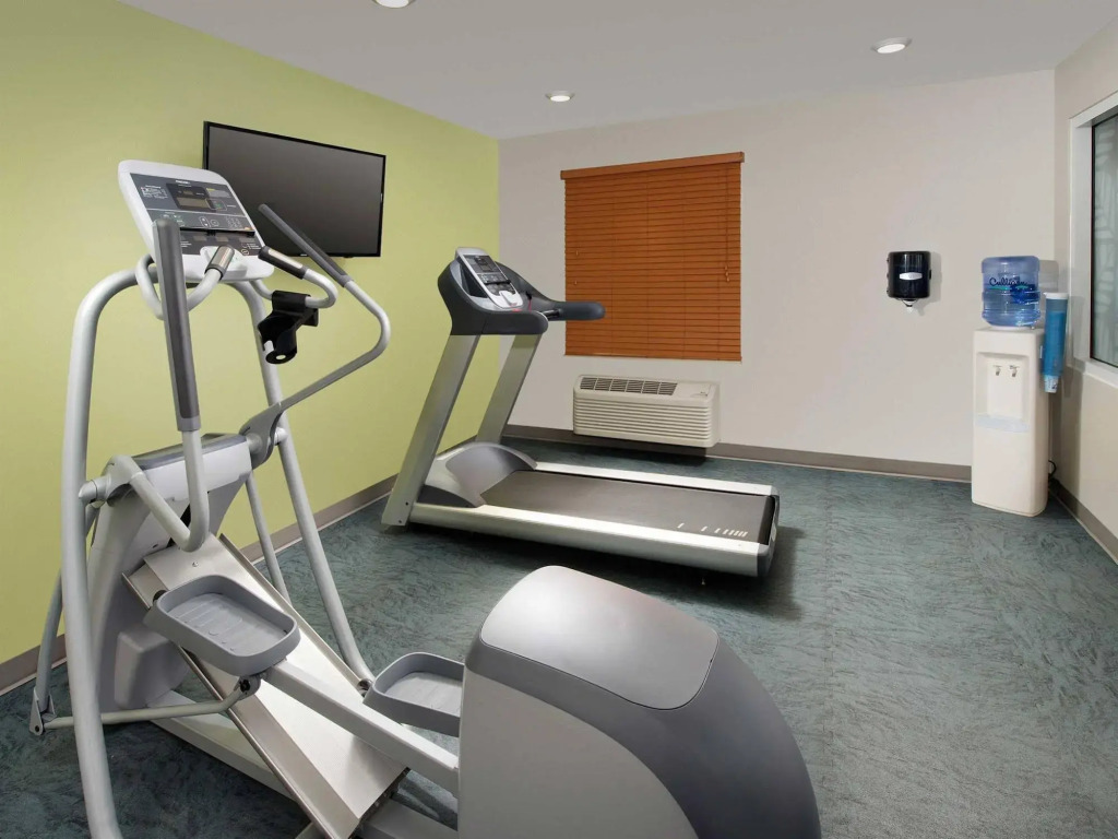 WoodSpring Suites Chicago Darien