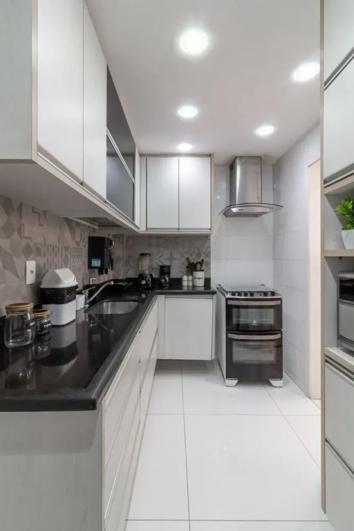 10-min Walk to Copacabana Beach Stc302
