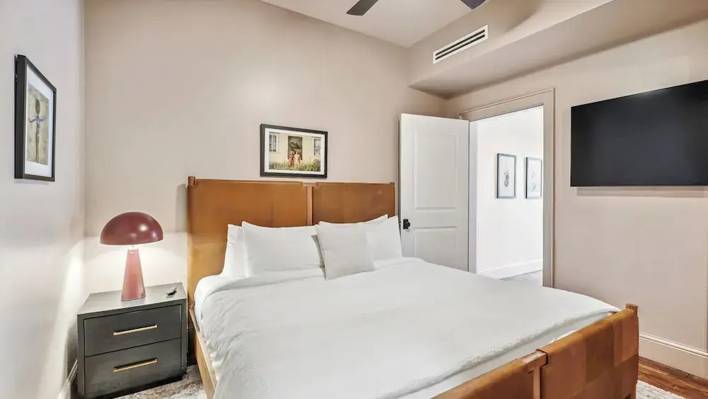 The Mary Beth Hotel & Gallery