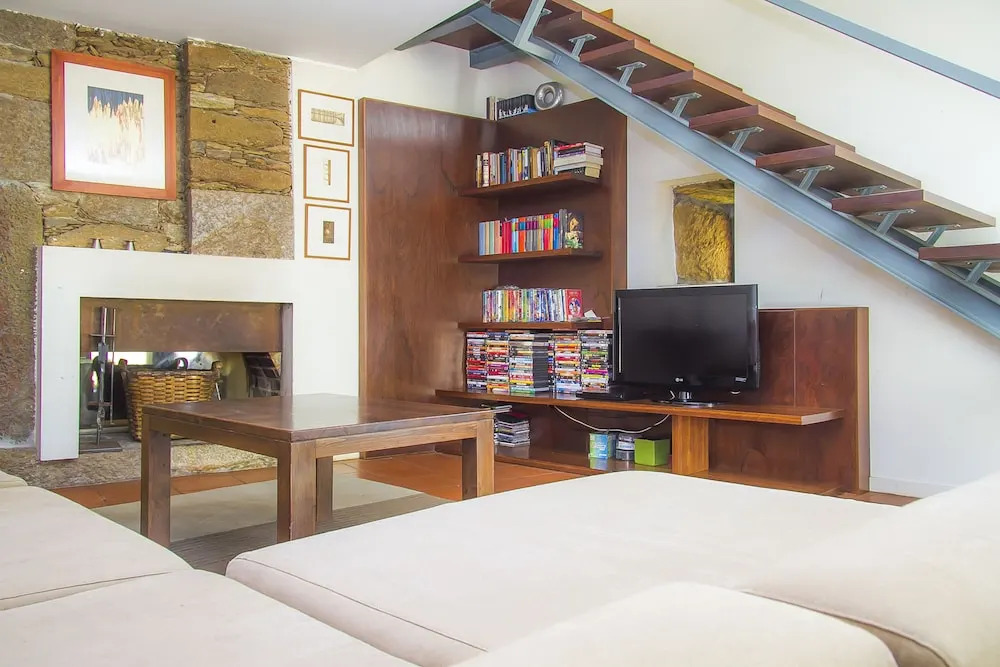 Liiiving in Caminha | Oak Tree Chill House