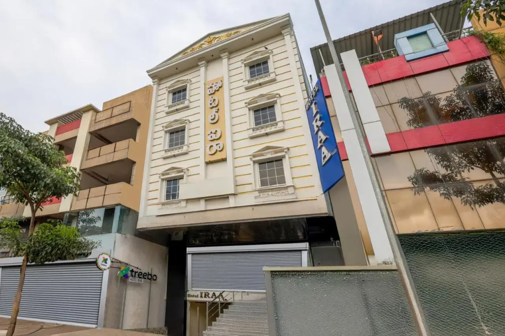 Treebo Iraa, 5 Minutes From Railway Station