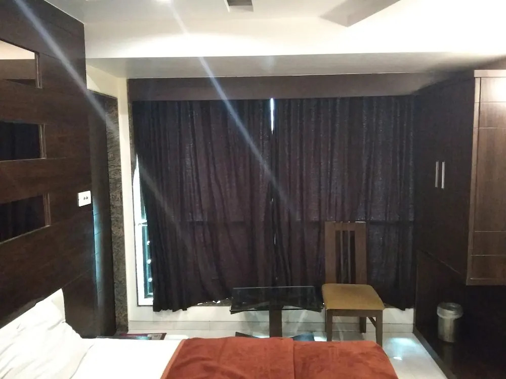 HOTEL REST INN