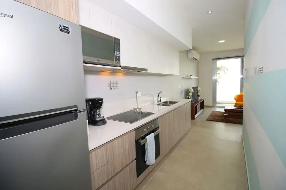 Desirable 1 BR Condo at Solea by Happy Address