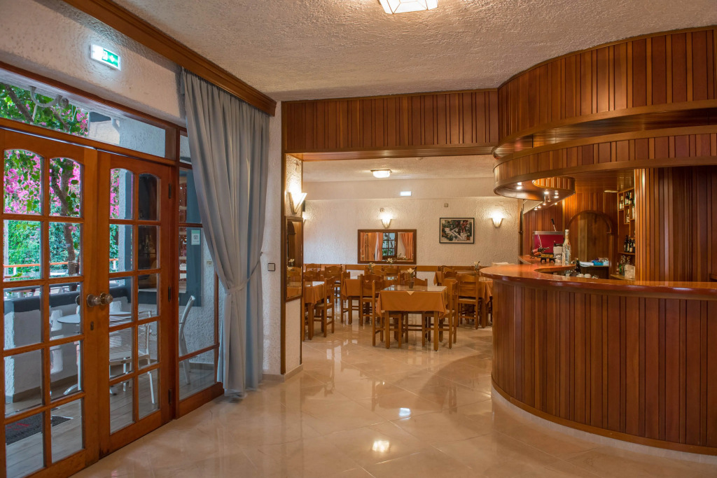 Fevro Hotel