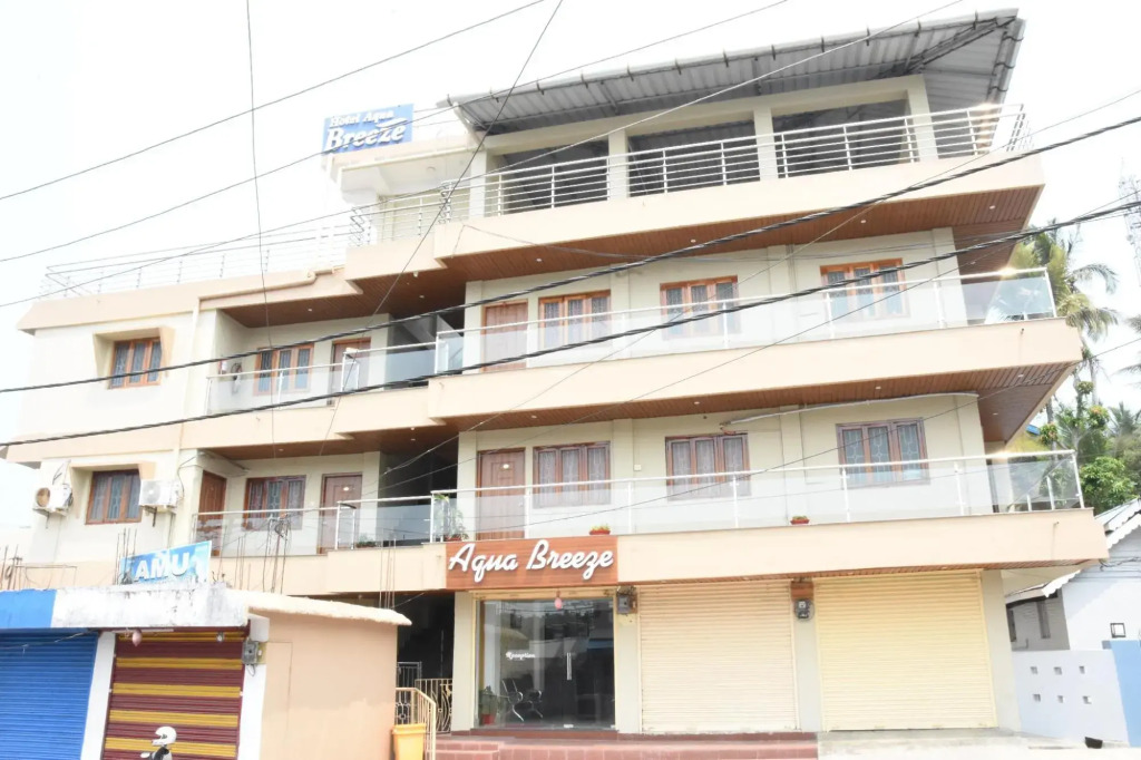Hotel Aqua Breeze by OYO Rooms