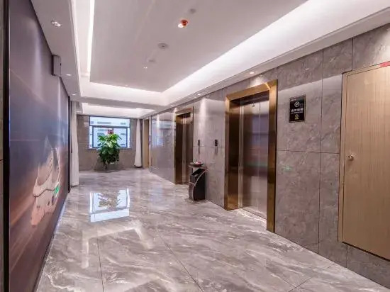 Yizhe Hotel (Ningming)