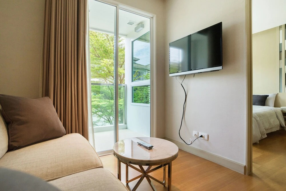 Lux Contemporary Condo By Favstay