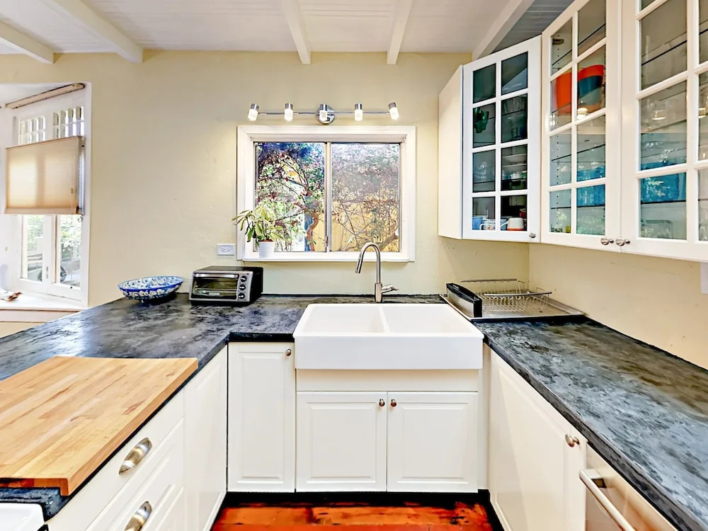 224 W Micheltorena Street House