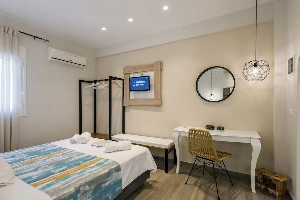 Aggelos Hotel - Luxury Suite on the Beach - Breakfast included