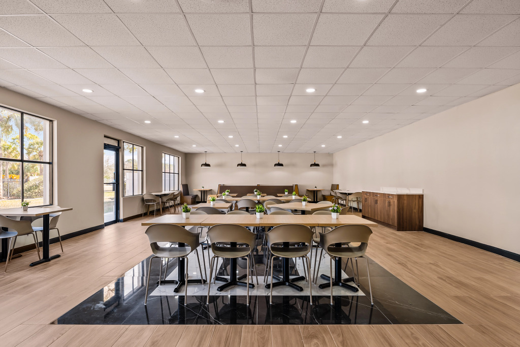 B&B HOTEL Jacksonville Airport - Newly Renovated