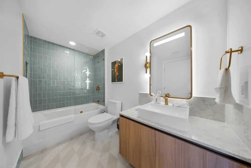 Upscale 1-BD Condo with Stunning Views