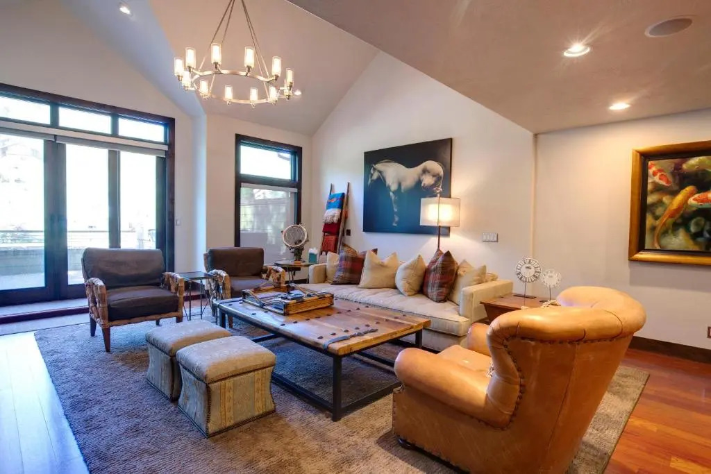 607 Deer Valley Drive