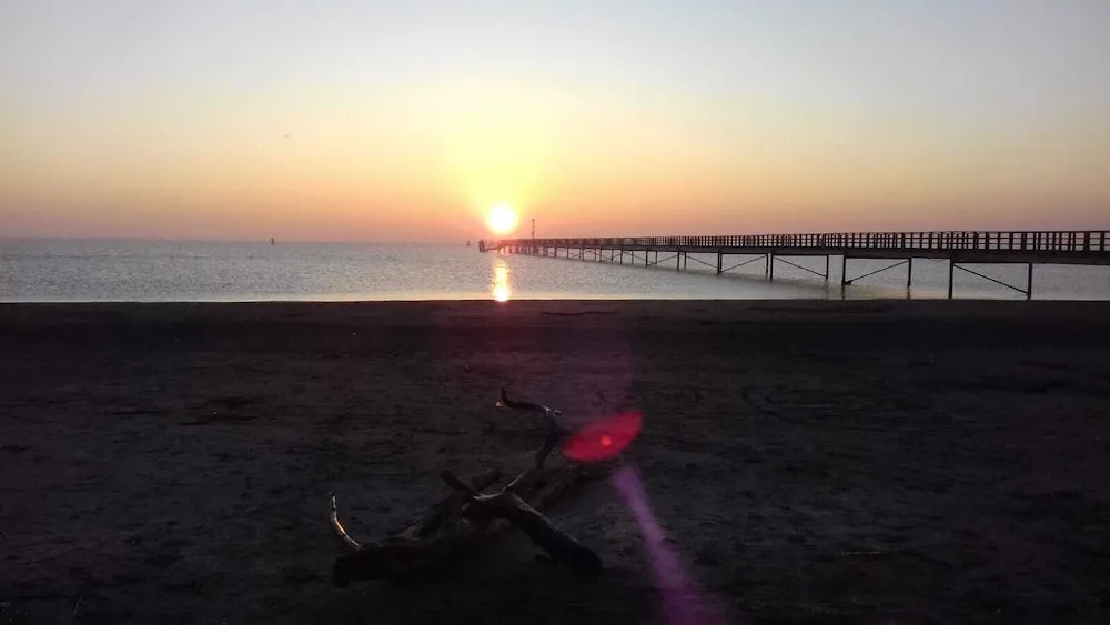 IL SOLE NEL MARE - Lido di Volano