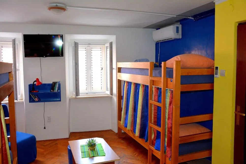 Montenegro Backpackers Home Budva