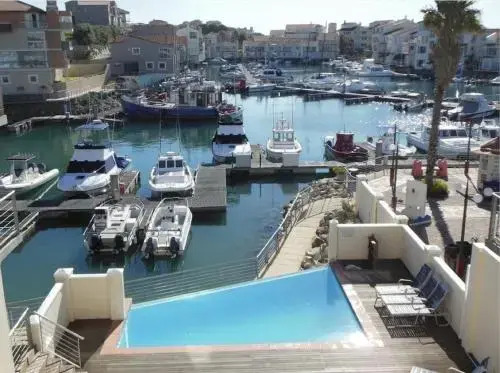 Port Hotel