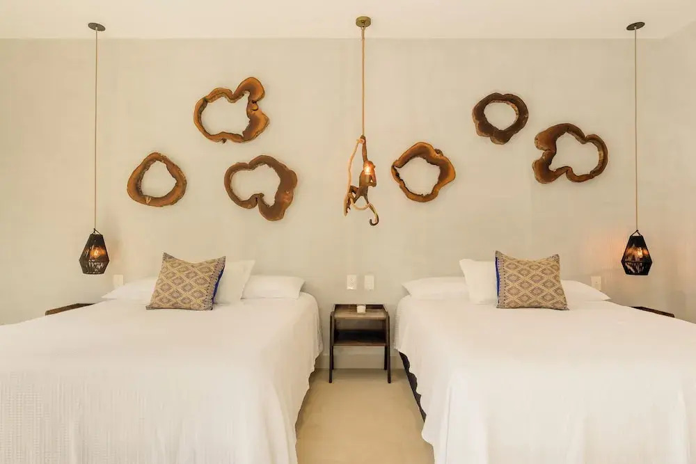 *CASA ALUXES- Guesthouse*