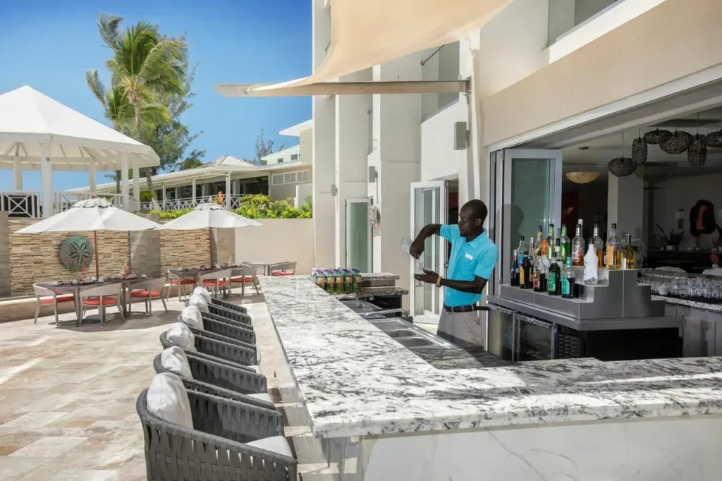 Sea Breeze Beach Hotel