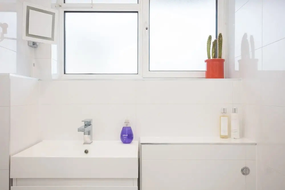 1 Bedroom Apartment With Balcony in Angel