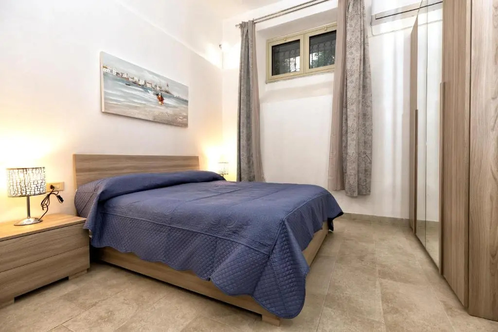 GARDEN HOUSE: APARTMENTS AND ROOMS FOR HOLIDAYS