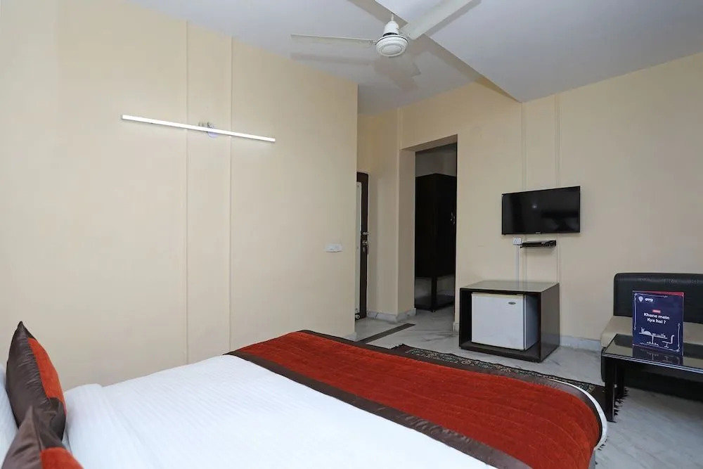 OYO 10057 Hotel Laksh Residency