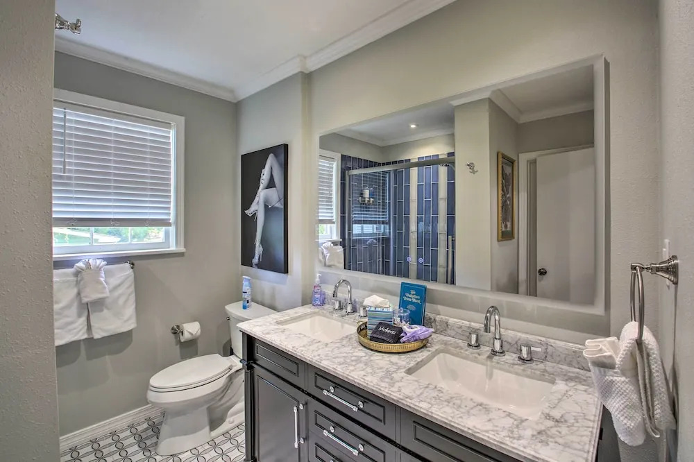 Exquisite Cottage: Patio, 2 Mi to Hot Springs