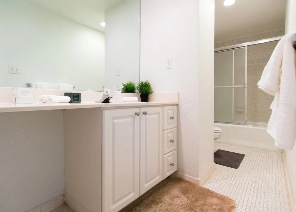 SIAN 2BR Apartment by SV Rentals