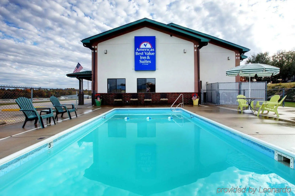 Americas Best Value Inn and Suites Cassville/Roaring River
