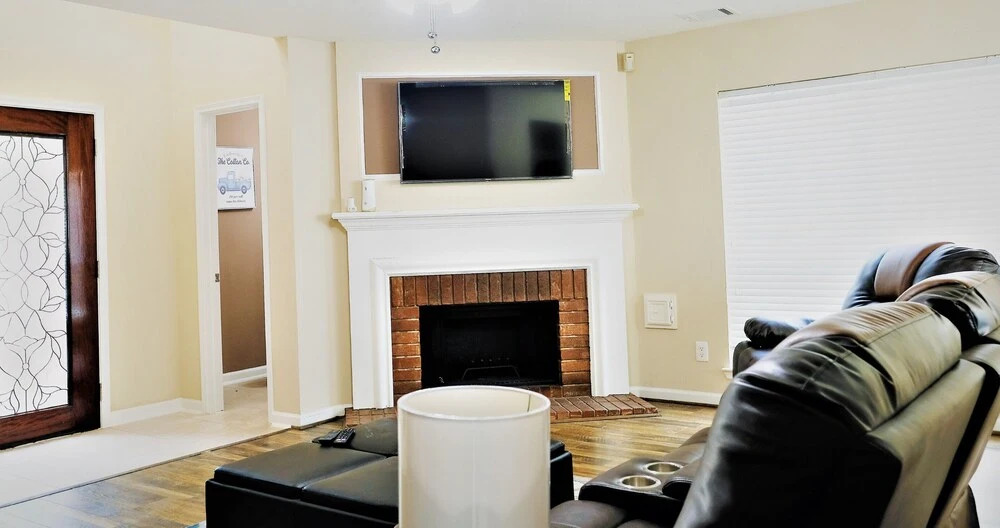 3Bdrm 2.5Bath 5Beds - Near Downtown