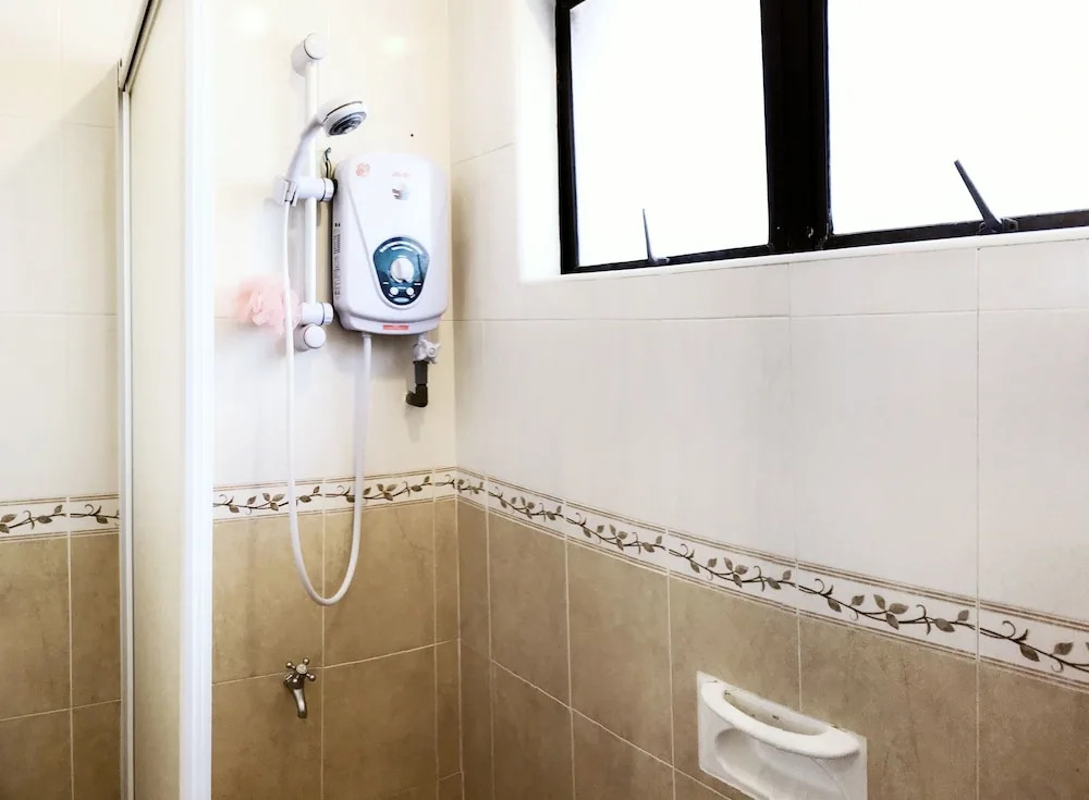 Marina Court Kk City Homestay