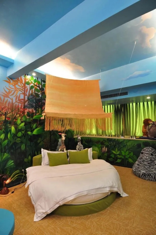 Sweet Hotel