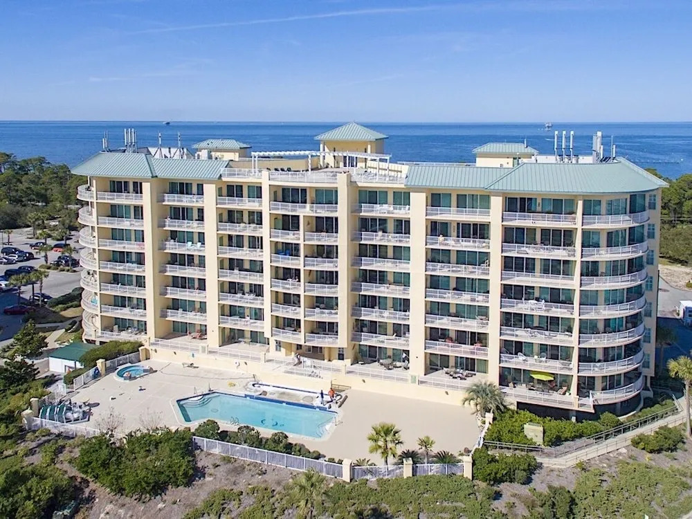 New Listing! Ocean W/ Pool & Rooftop Terrace 3 Bedroom Condo