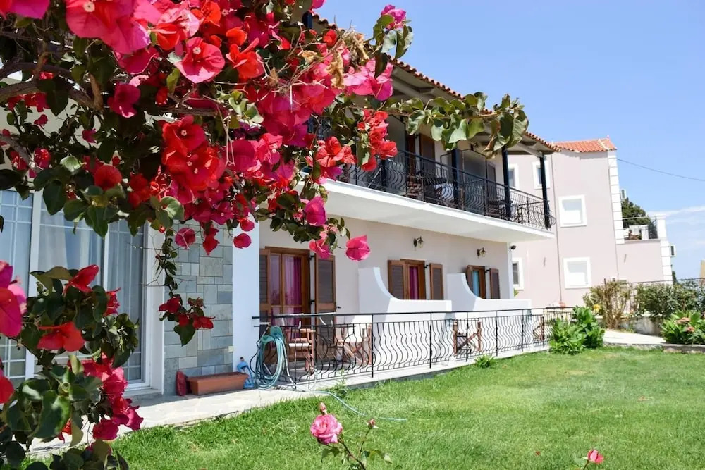 Ostrias House
