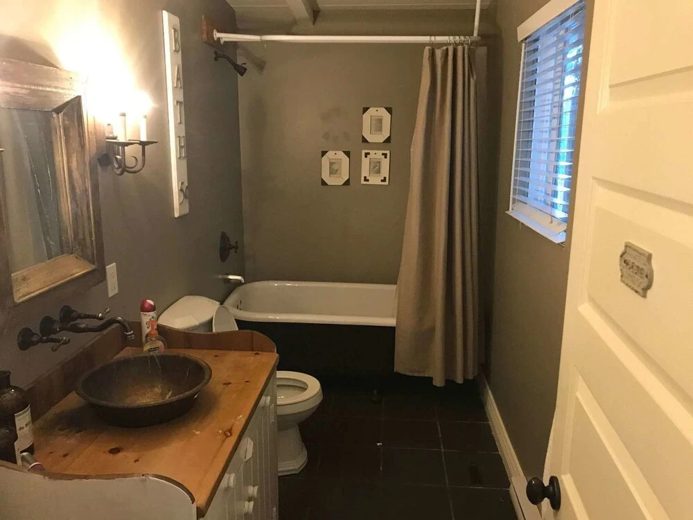 4 B/R Oceanfront Home - Estate Property Hot Tub/ Stairs to Beach
