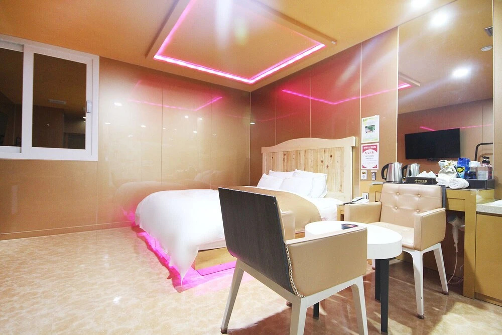 Yeosu San Self Check-in Hotel