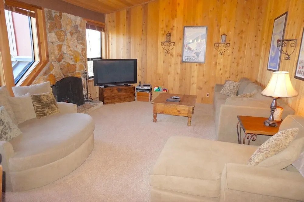 633 3 Bedroom Home