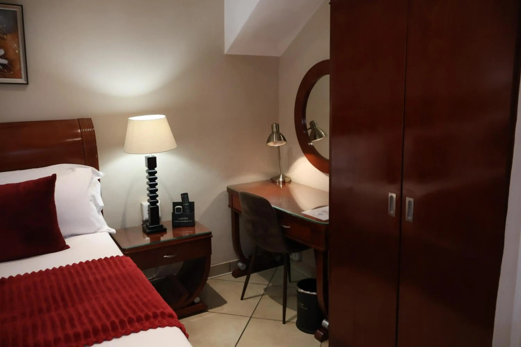 Lakeview Boutique Hotel & Conference Center