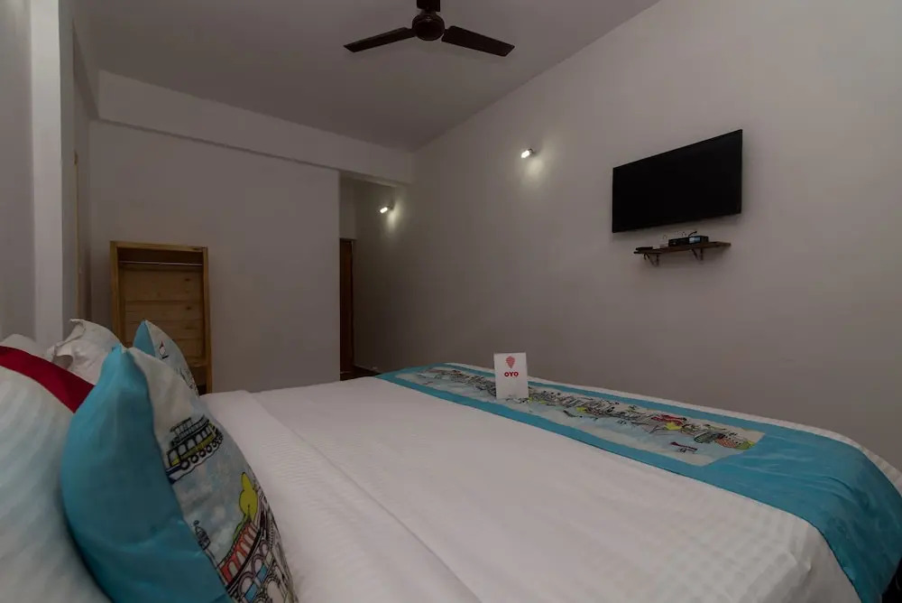 OYO 1044 Poornima Guest House
