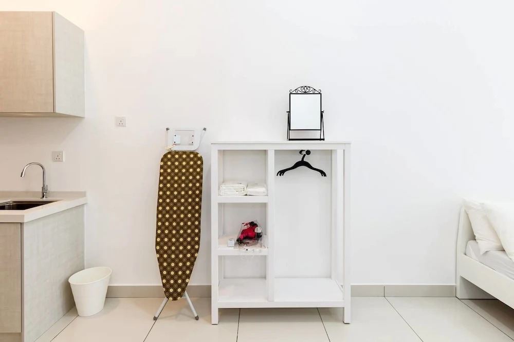 Bright and Comfy Studio 10 Minutes From Klcc
