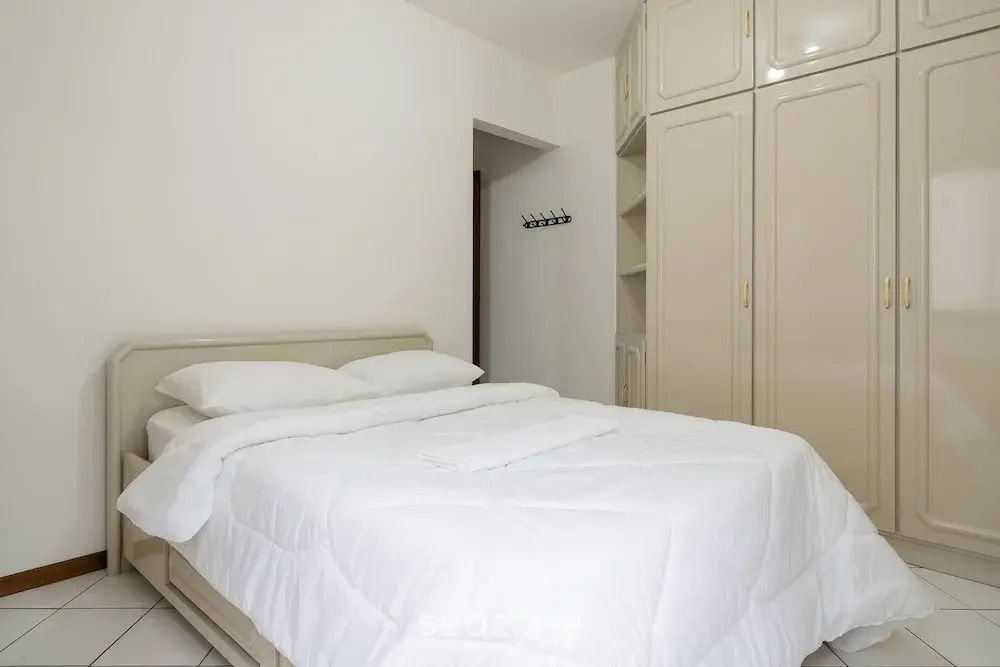 Apartment w Balcony 250m From Praia Central Erj101