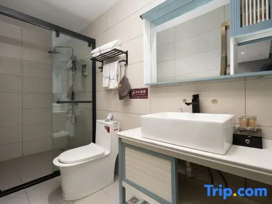 Yilong Yunshang Time Light Luxury Homestay