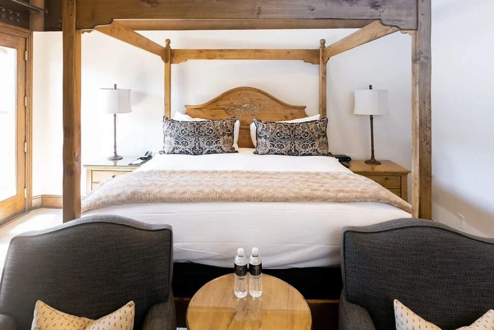 Main Lodge Luxury King Room with Hot Tub