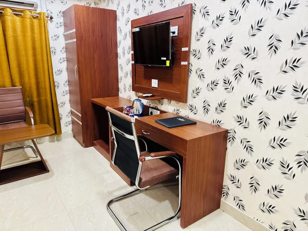 Hotel Golden Crystal Best Hotel in kankarbagh Patna