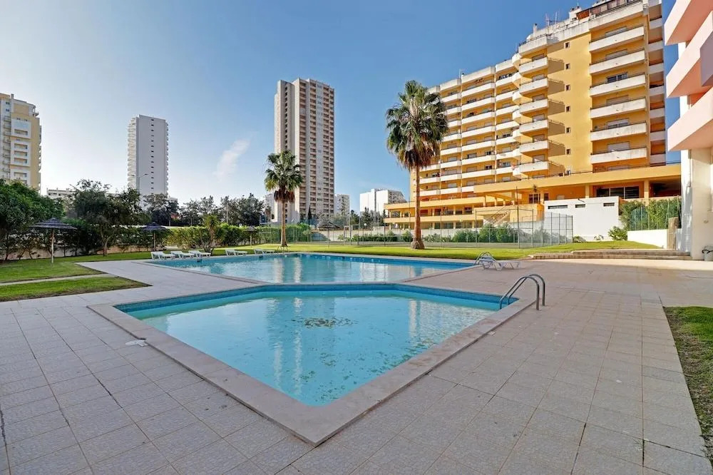 PRAIA DA ROCHA CENTRAL WITH POOL by HOMING