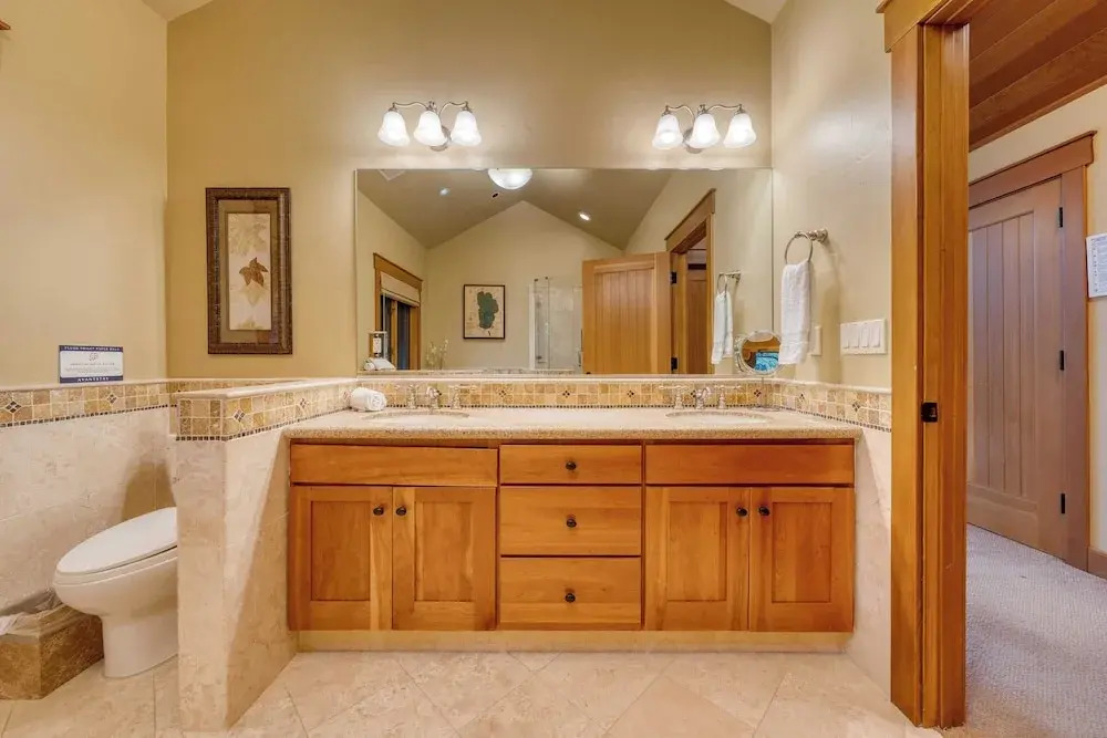 Cedars at Palisades by Avantstay Hot Tub, Resort Access, and Mountain Views