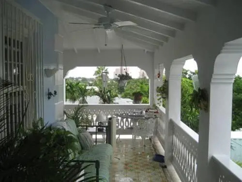 La Paloma Guest House