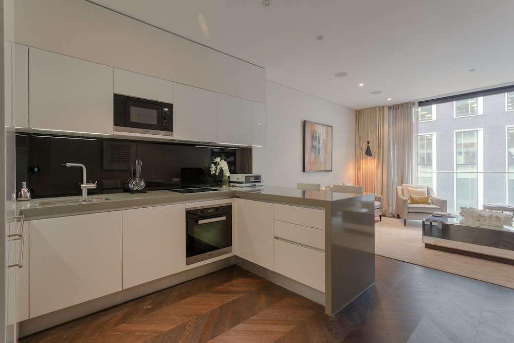 2 Bedroom Apartment Near Oxford Street