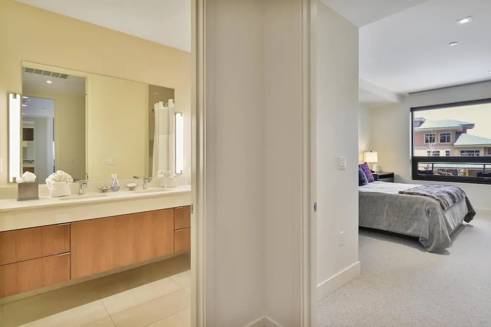 Lift Condo With Ski-in out w Village Access hot tub Fitness Center ski Rentals On-site