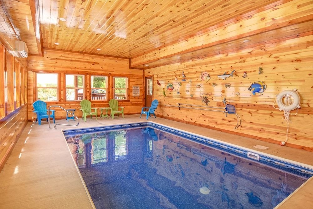 SmokyStays Indoor Heated Pool Cabin